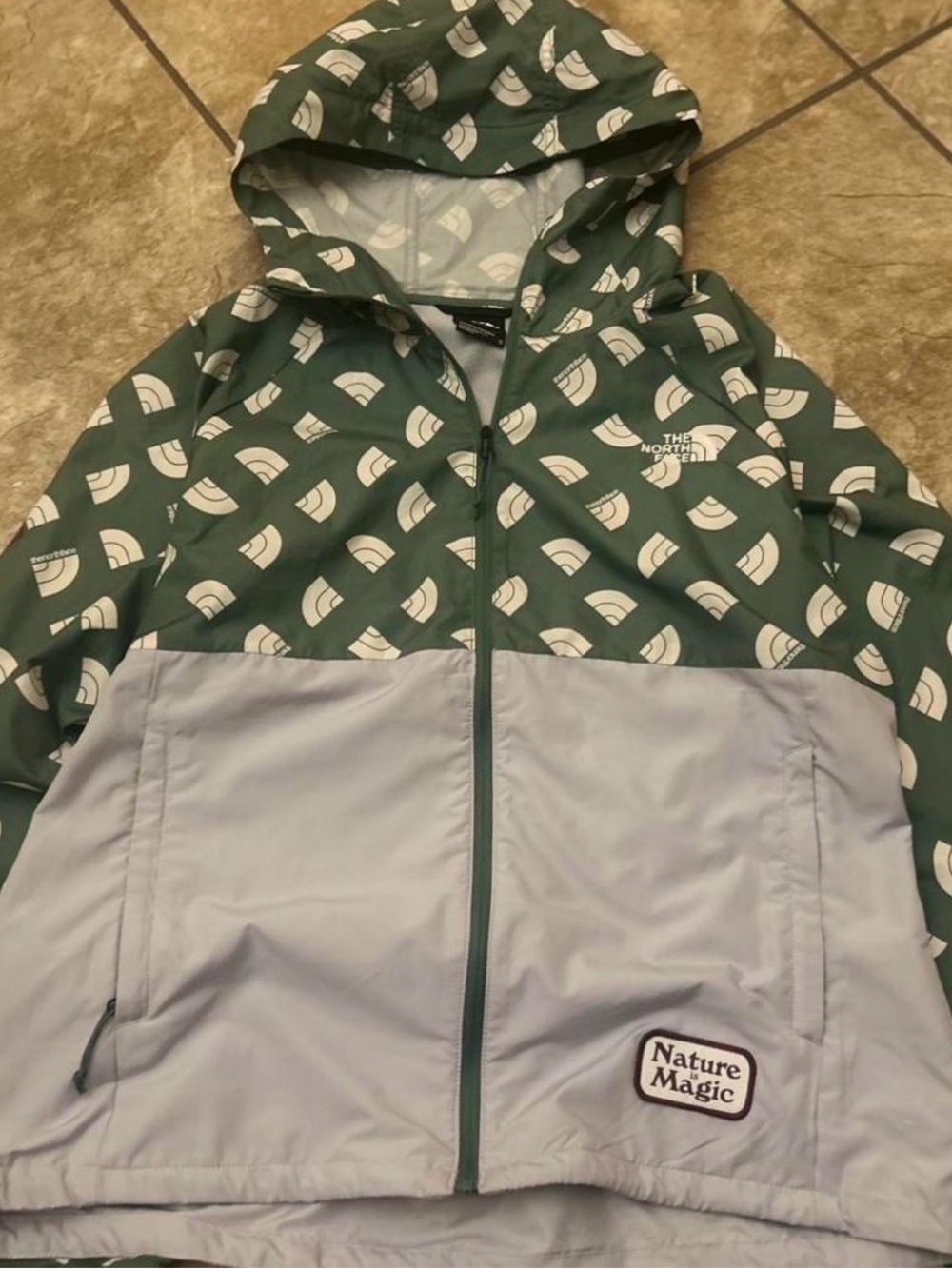 The North Face Nature Magic NWOT Green & Light Gray Hooded Rain Jacket